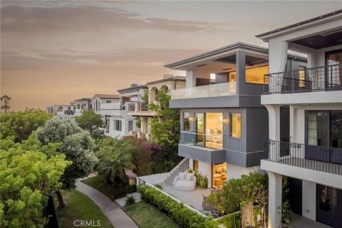 Photo of 457 26th Street, Manhattan Beach, CA 90266 (MLS # SB26127921)