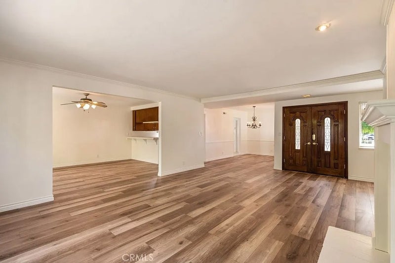 3005 E Ruth Place
