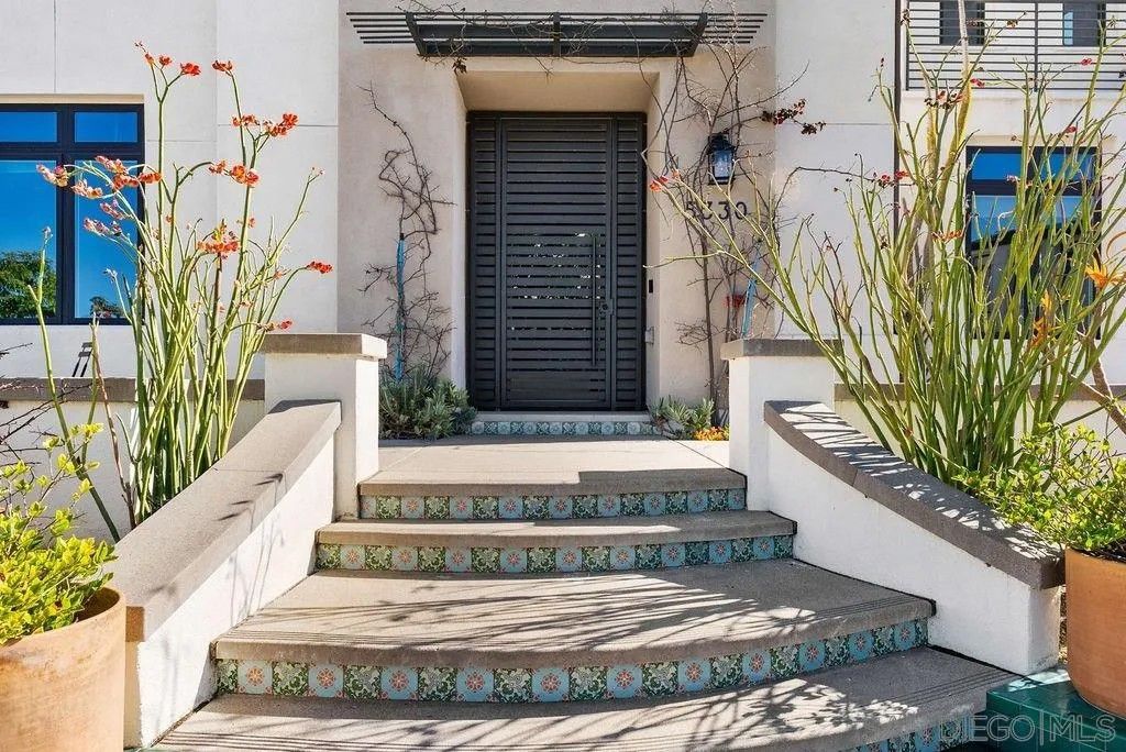 Photo of 5330 Sweetwater Trl, San Diego, CA 92130 (MLS # 260002309)