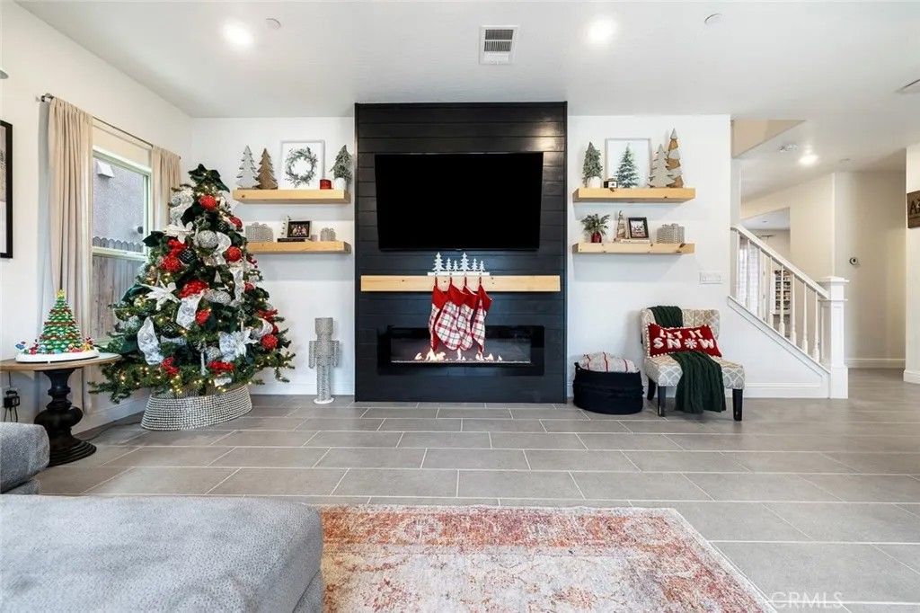 Photo of 4085 Alamos Ave, Clovis, CA 93619 (MLS # FR25272301)