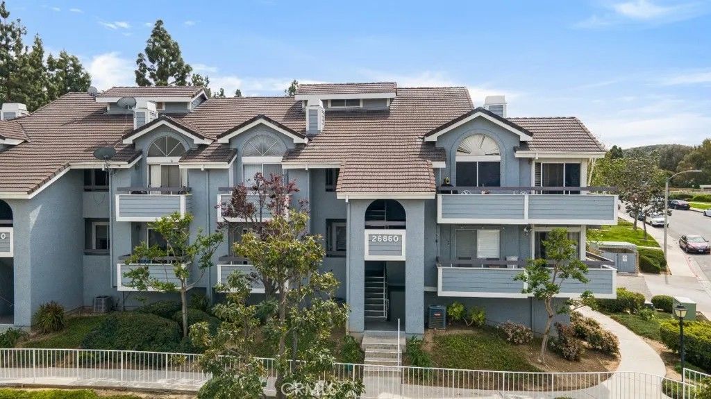 Photo of 26860 Claudette Street #153, Canyon Country, CA 91351 (MLS # SR26050639)