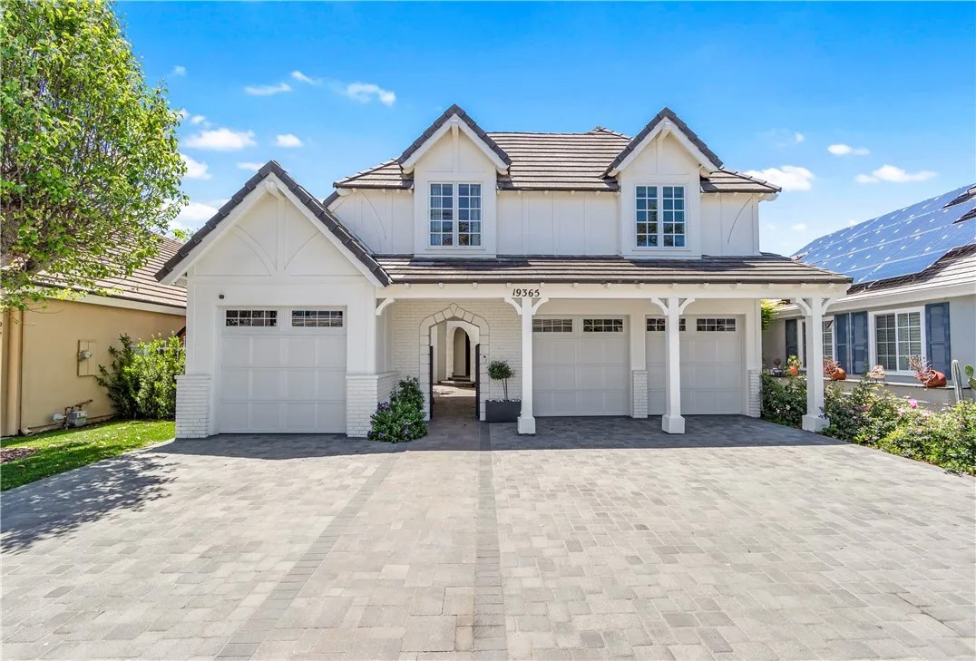 19365 Woodlands Drive