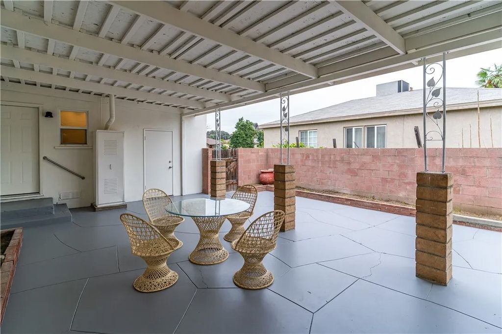 Photo of 3766 Lofton Pl, Riverside, CA 92501 (MLS # CV26093842)