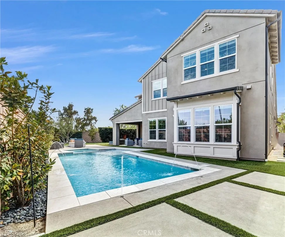 2491 N La Colina Court