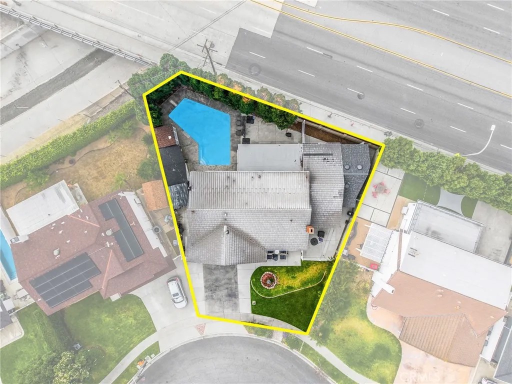 325 Delphia Avenue