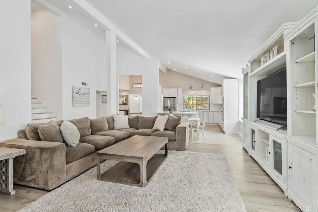 754 Rocking Horse Rd