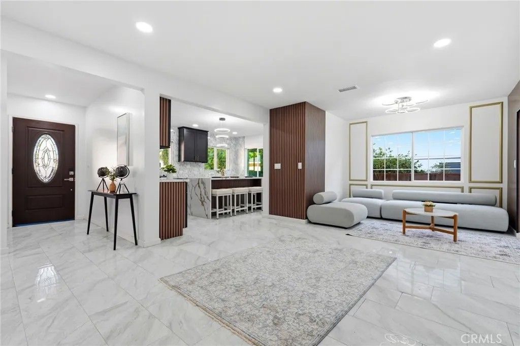 Photo of 18114 Schoenborn St, Northridge, CA 91325 (MLS # SR26058034)