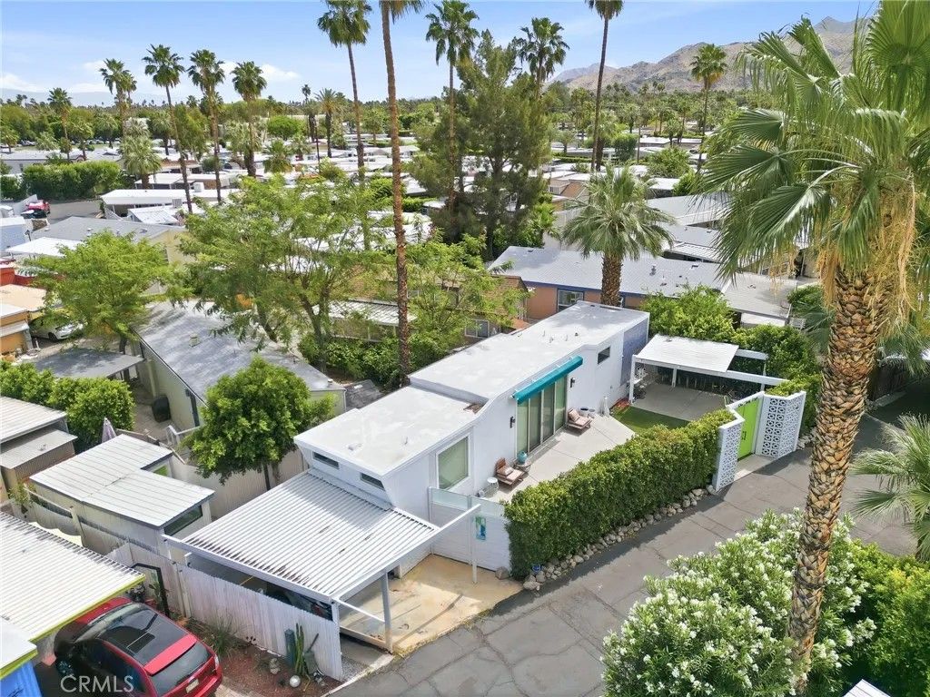 Photo of 138 Hiawatha St, Palm Springs, CA 92264 (MLS # HD26073436)