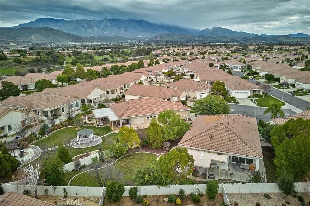 1566 High Meadow
