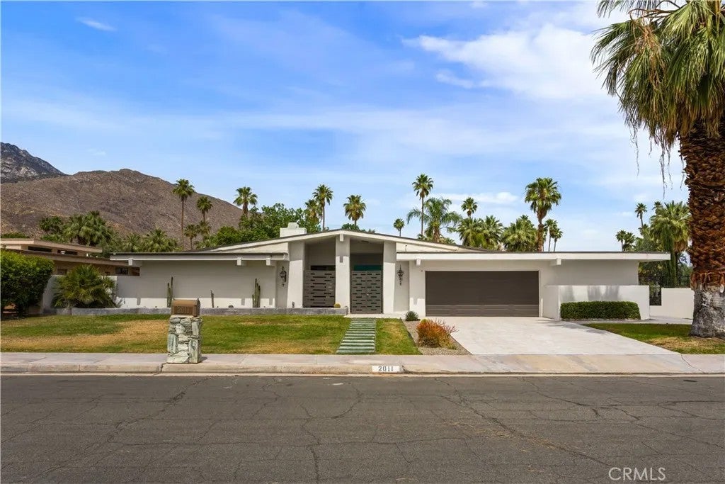 Photo of 2011 S Tulare Dr, Palm Springs, CA 92264 (MLS # OC26087677)