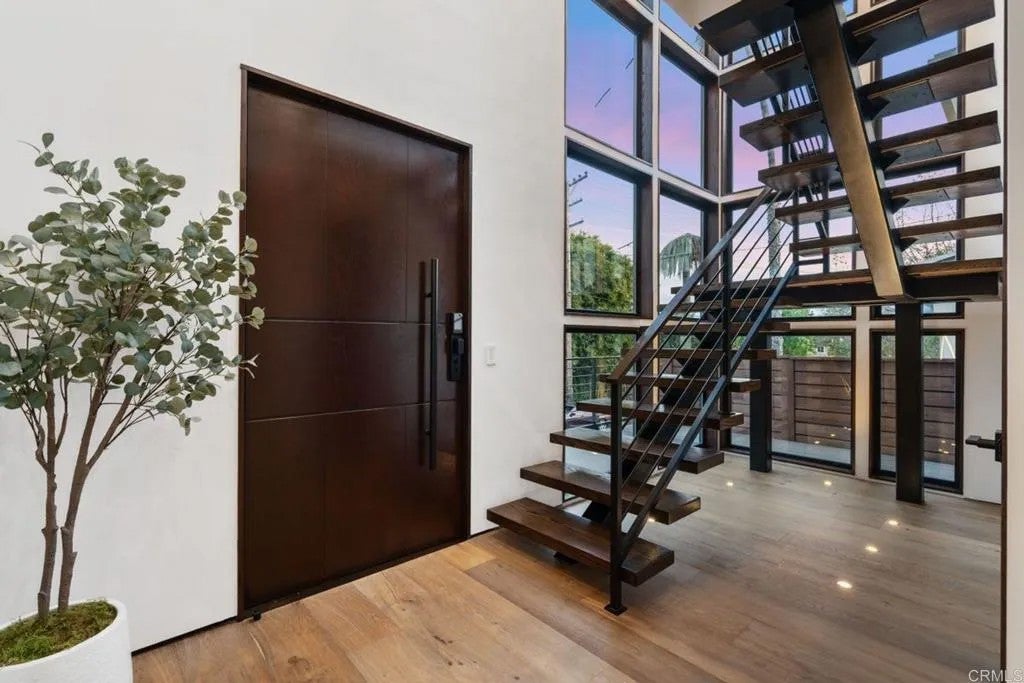 5610 Bellevue Avenue
