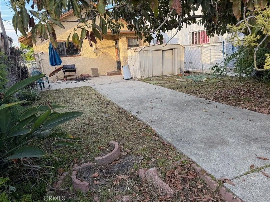 Photo of 350 W 59th Pl, Los Angeles, CA 90003 (MLS # SB26043163)