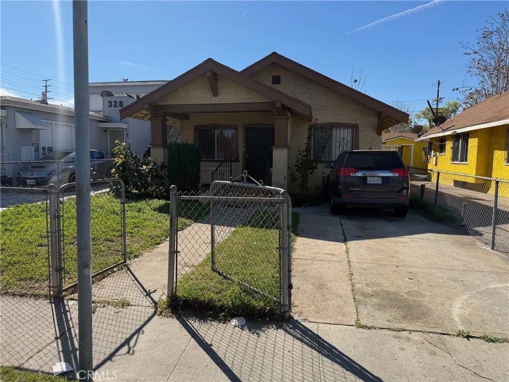 Photo of 350 W 59th Pl, Los Angeles, CA 90003 (MLS # SB26043163)