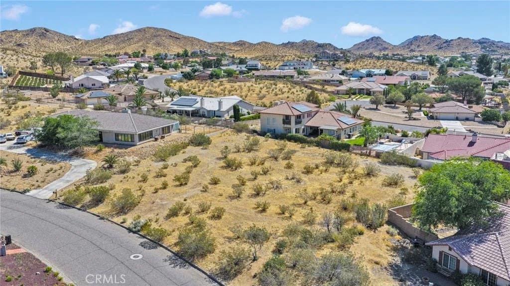 Photo of 16425 Viho CT, Apple Valley, CA 92307 (MLS # HD26125031)