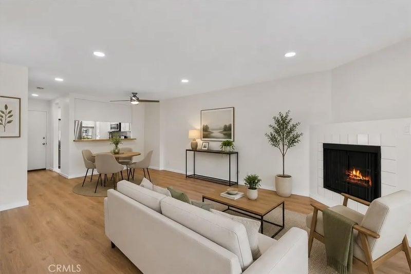 445 W 6th