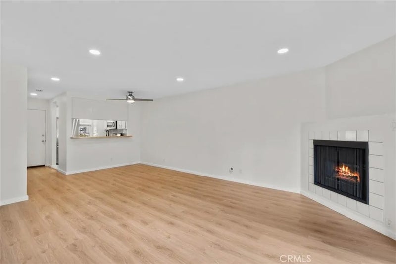 445 W 6th