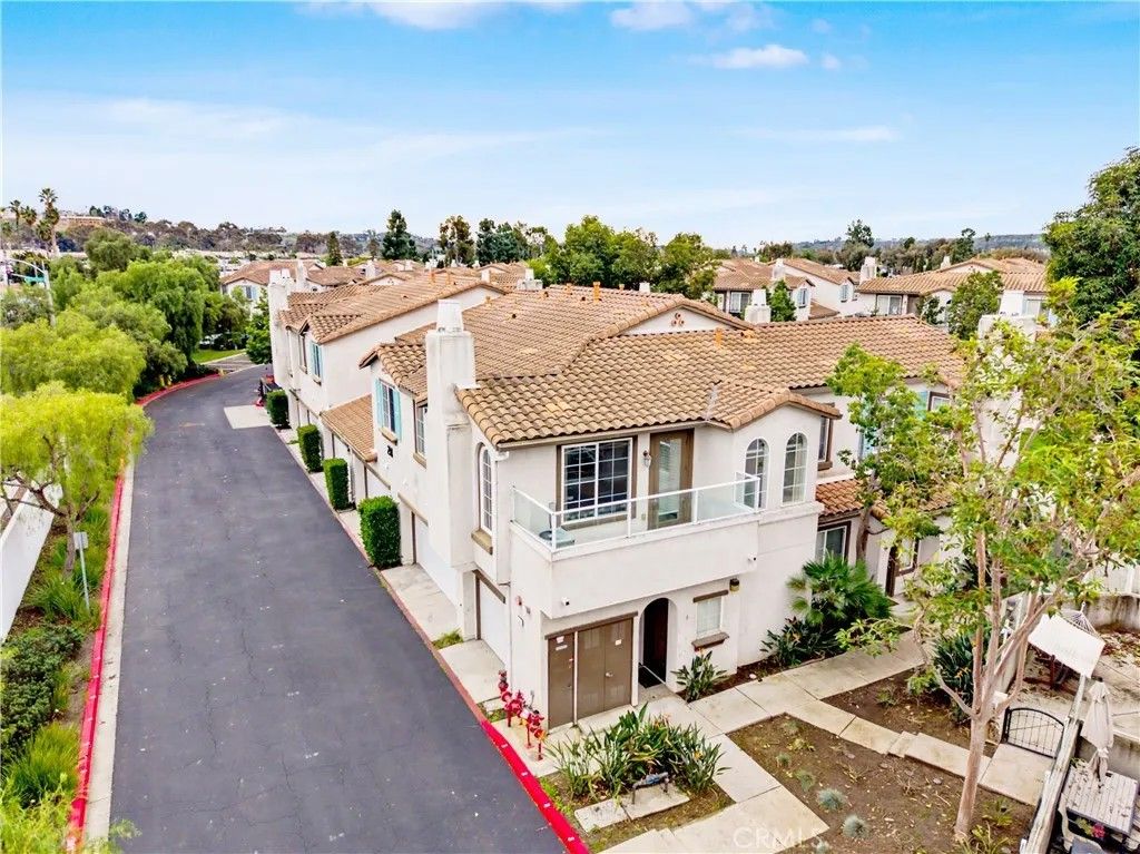 Photo of 293 Reef Point Way #6, Oceanside, CA 92058 (MLS # SW25281676)