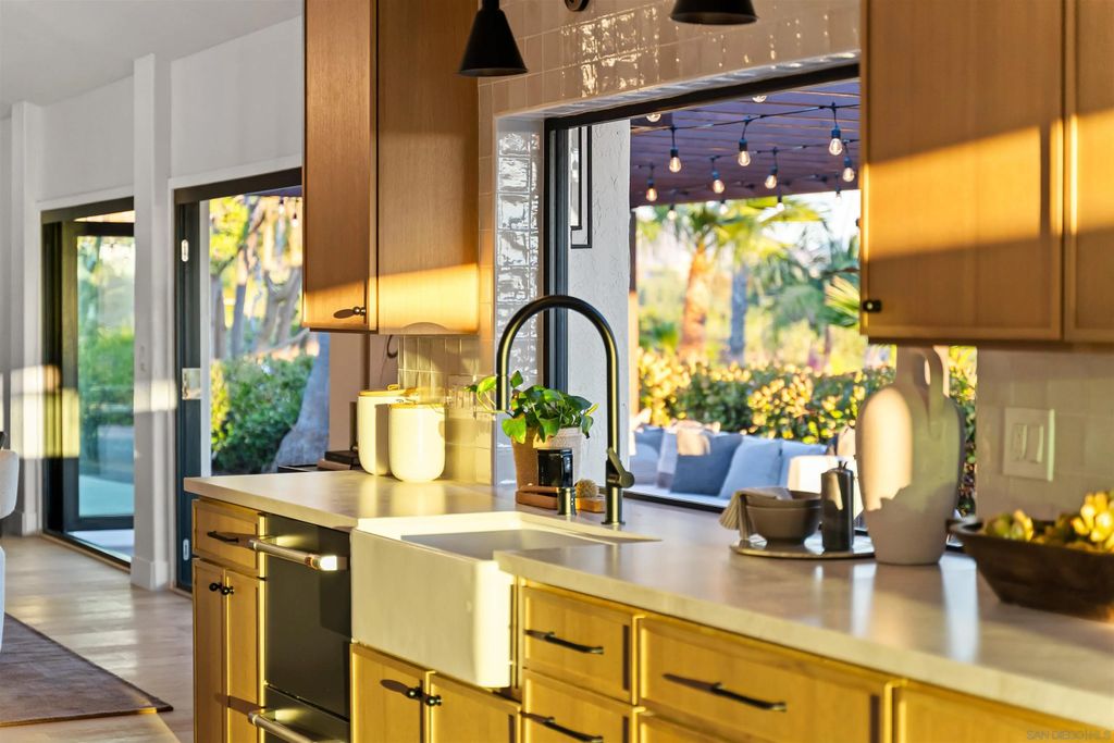 Photo of 1170 Rancho Encinitas Dr, Encinitas, CA 92024 (MLS # 2600083)