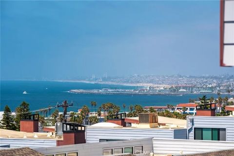 Photo of 431 Camino De Las Colinas, Redondo Beach, CA 90277 (MLS # SB25241248)