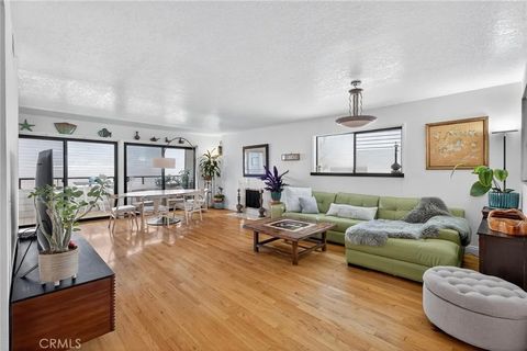 Tiny photo for 431 Camino De Las Colinas, Redondo Beach, CA 90277 (MLS # SB25241248)