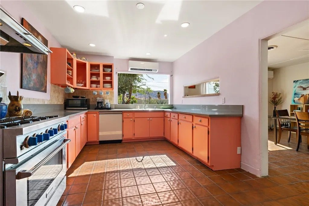 6766 Mesquite Drive