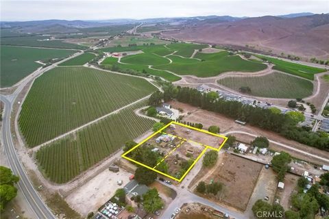 Tiny photo for 165 Leslie Street, Los Alamos, CA 93440 (MLS # SC25232963)