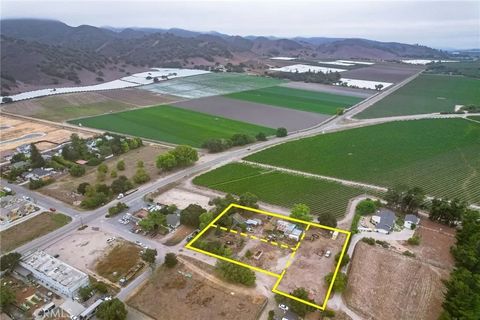 Tiny photo for 165 Leslie Street, Los Alamos, CA 93440 (MLS # SC25232963)