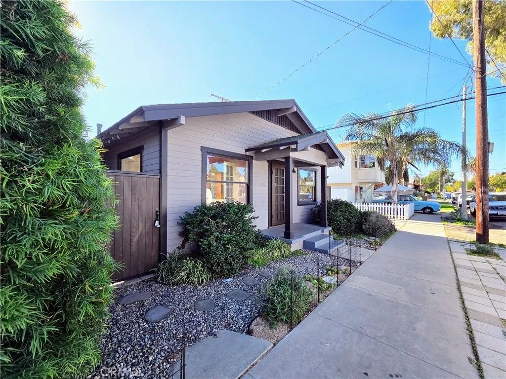 Photo of 3624 E 8th Street, Long Beach, CA 90804 (MLS # PW26015290)