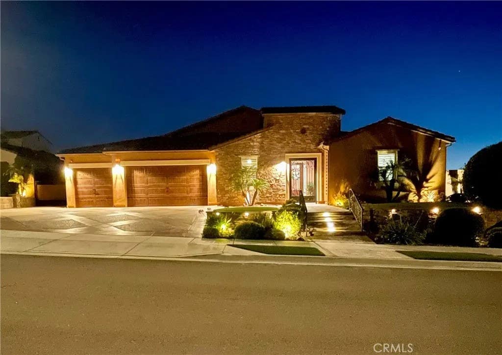 Photo of 12468 Locke CIR, Riverside, CA 92503 (MLS # OC26119403)