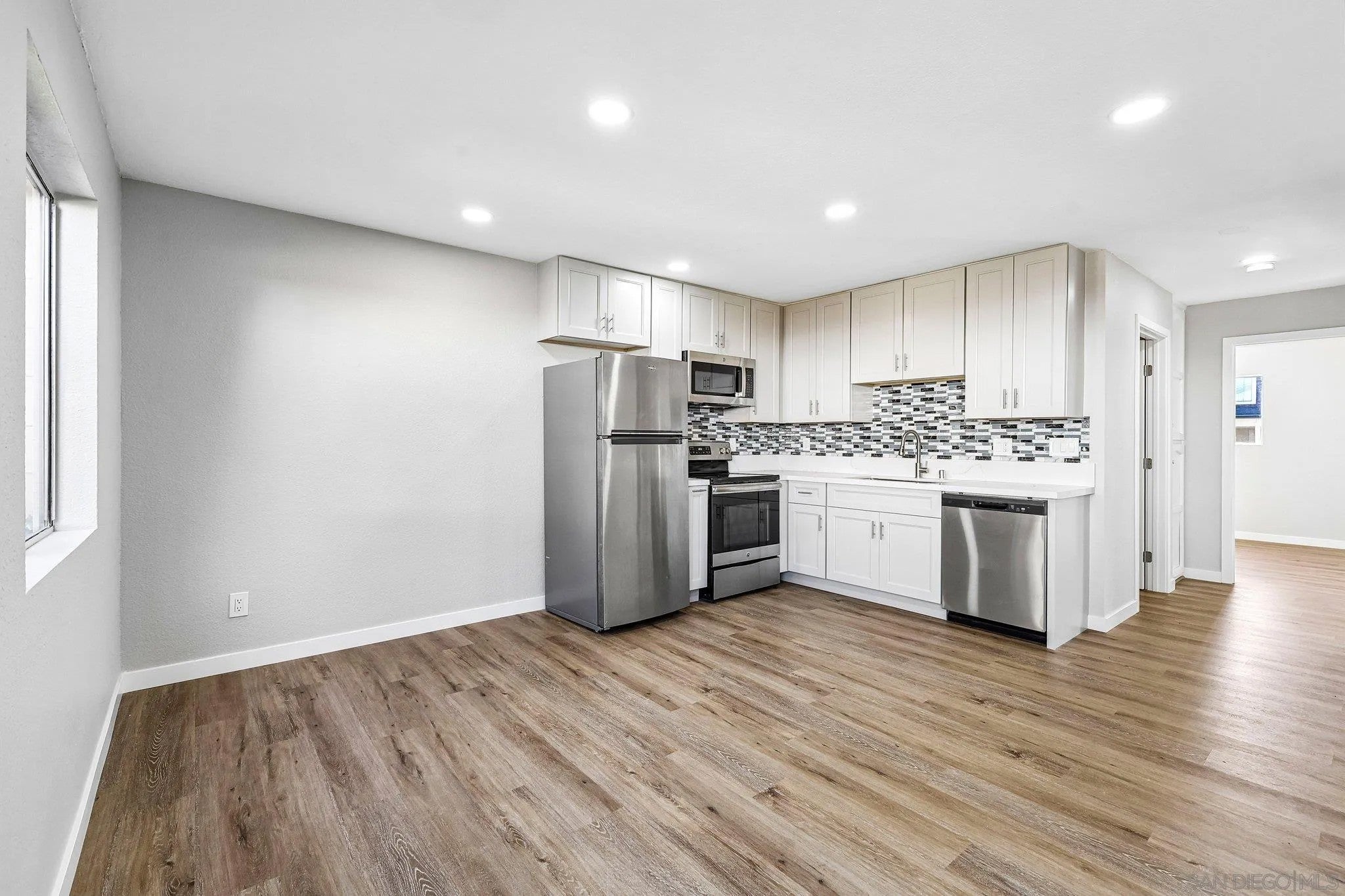 1274 Holly Ave.