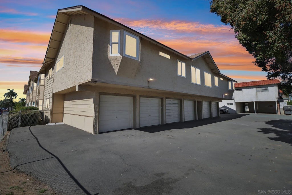Photo of 1274 Holly Ave, Imperial Beach, CA 91932 (MLS # 260024805)