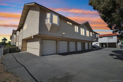 Photo of 1274 Holly Ave, Imperial Beach, CA 91932 (MLS # 260024805)