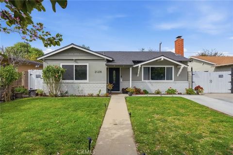 Photo of 21235 Oakfort Avenue, Carson, CA 90745 (MLS # DW26054183)