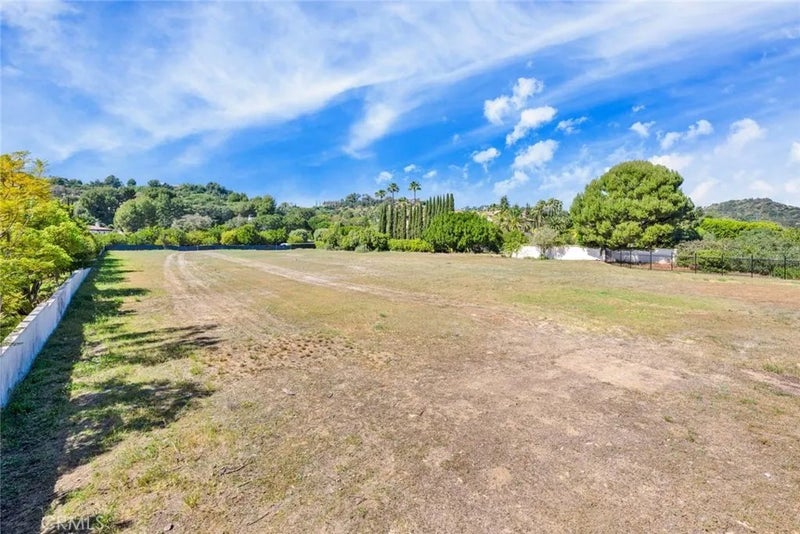 45 Beverly Park Circle