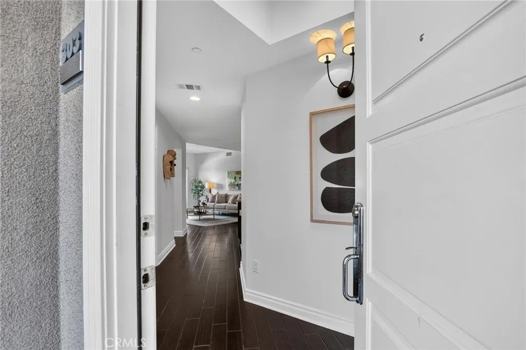 4424 Whitsett Avenue 303