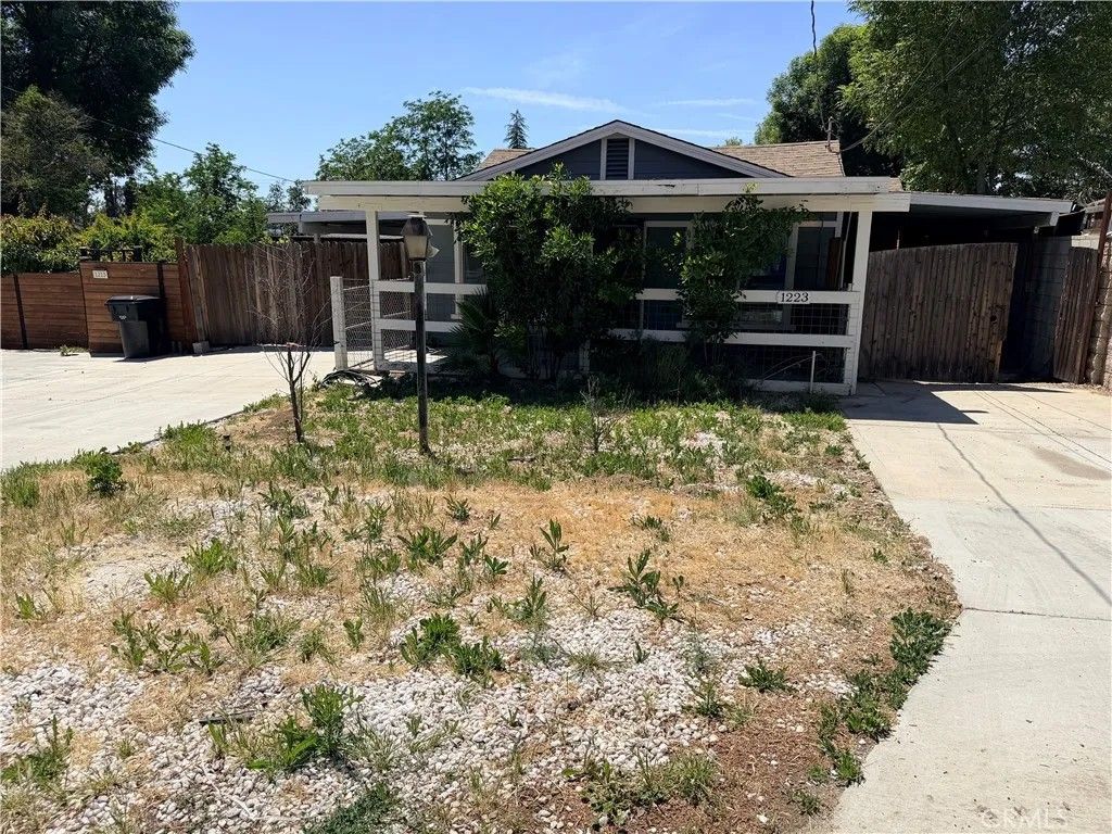 Photo of 1223 Rose St, Mentone, CA 92359 (MLS # IV26089211)