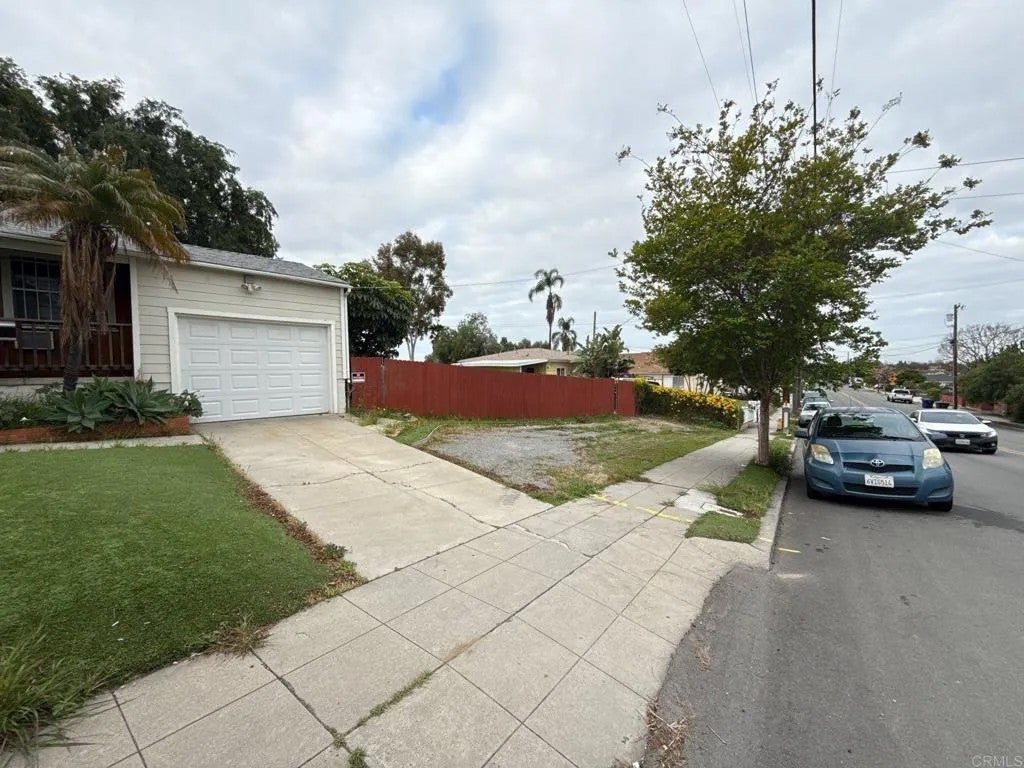 6119 Broadway