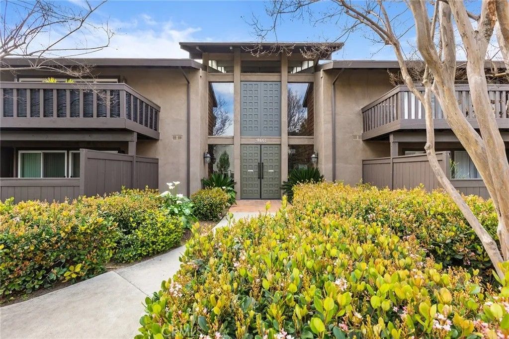 Photo of 28661 Via Las Flores #304, Murrieta, CA 92563 (MLS # SW26054741)