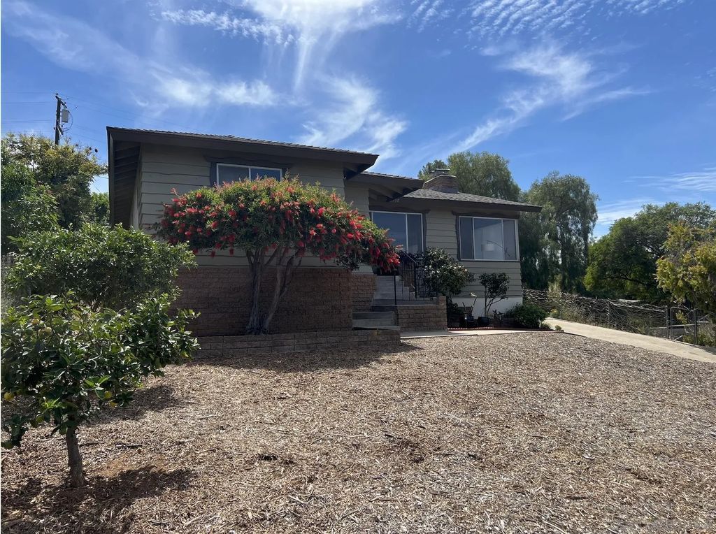 Photo of 3958 Kenwood Dr, Spring Valley, CA 91977 (MLS # 260007824)