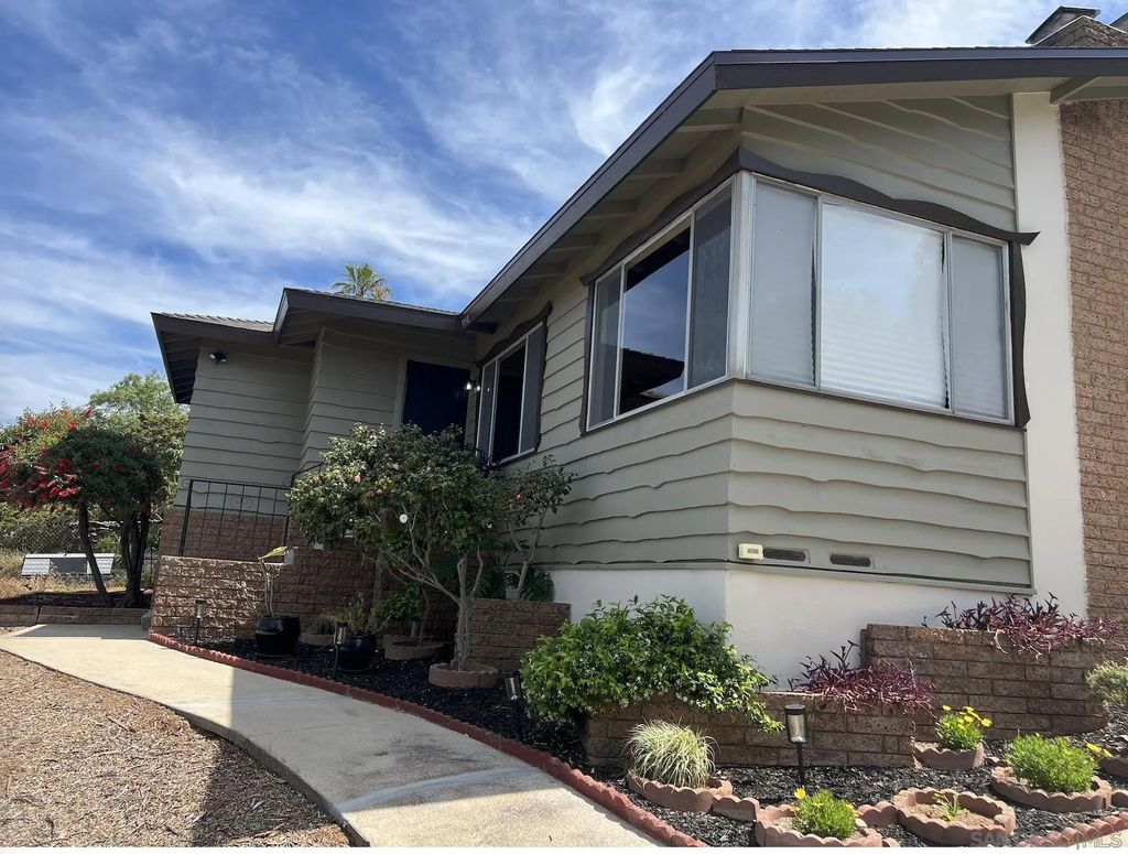 Photo of 3958 Kenwood Dr, Spring Valley, CA 91977 (MLS # 260007824)