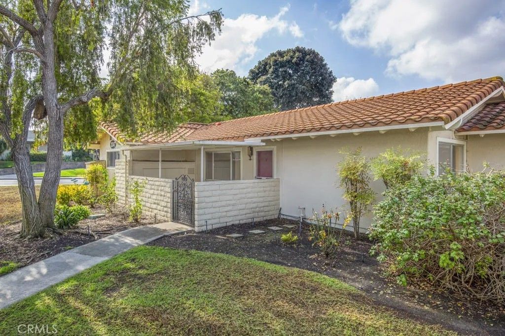 Photo of 2347 Via Mariposa #B, Laguna Woods, CA 92637 (MLS # OC26017581)