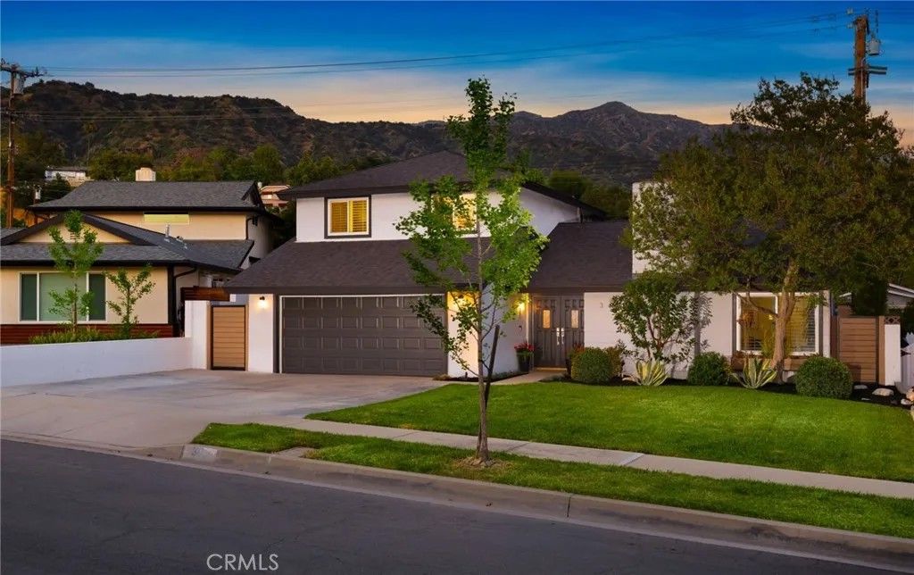 Photo of 348 N Mountain Ave, Monrovia, CA 91016 (MLS # AR26077704)