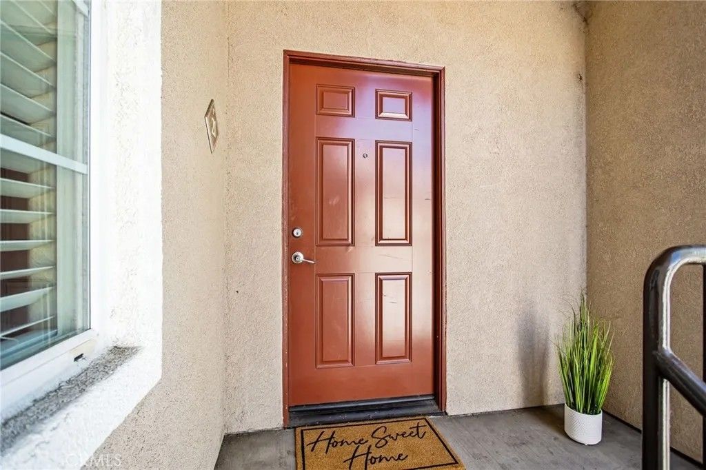 Photo of 41410 Juniper Street #1721, Murrieta, CA 92562 (MLS # SW25221316)