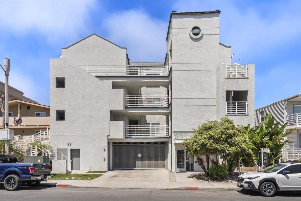 Photo of 1362 Seacoast Dr #B, Imperial Beach, CA 91932 (MLS # 260018054)