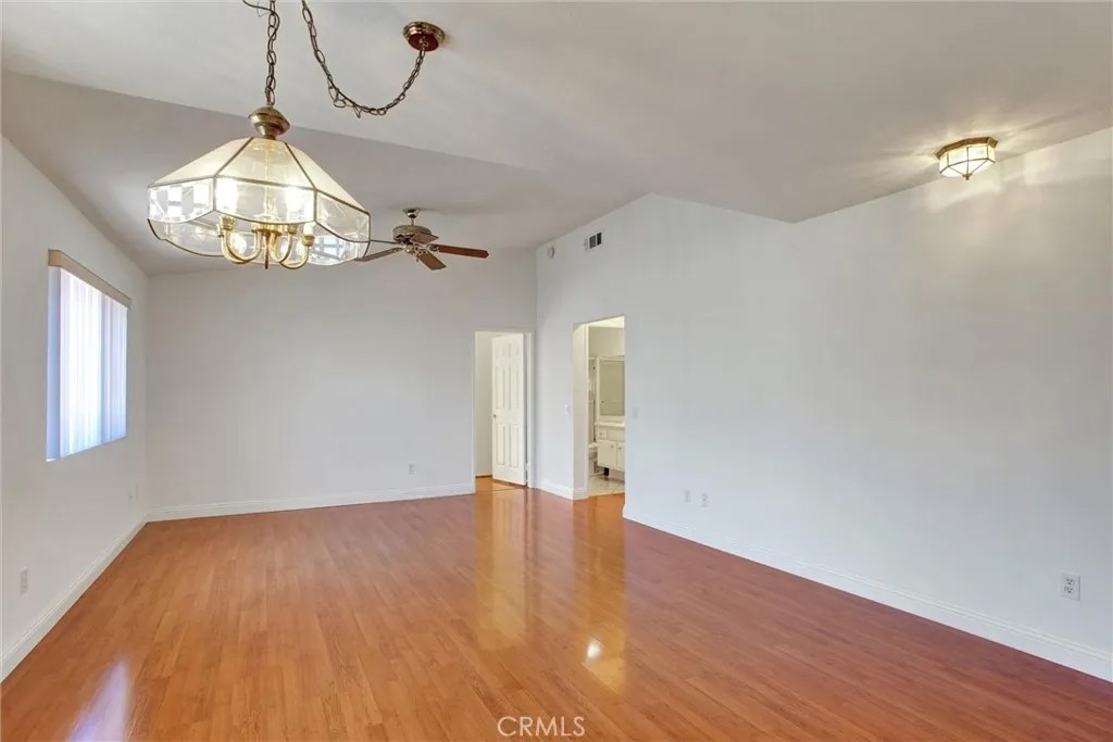 28310 Calle Lustrosos