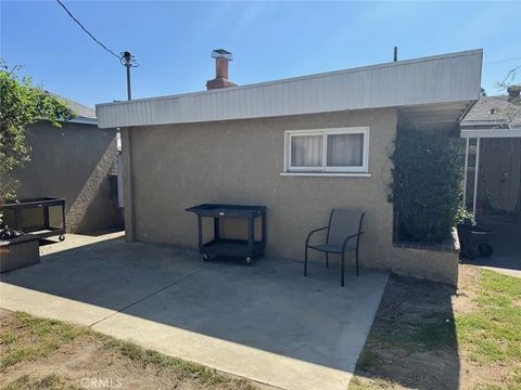 Tiny photo for 5837 E Gossamer St, Long Beach, CA 90808 (MLS # OC25238423)