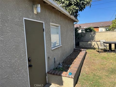 Tiny photo for 5837 E Gossamer St, Long Beach, CA 90808 (MLS # OC25238423)