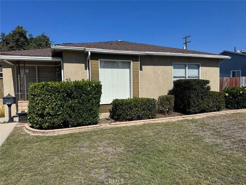 Tiny photo for 5837 E Gossamer St, Long Beach, CA 90808 (MLS # OC25238423)