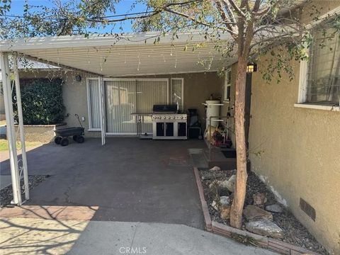 Tiny photo for 5837 E Gossamer St, Long Beach, CA 90808 (MLS # OC25238423)