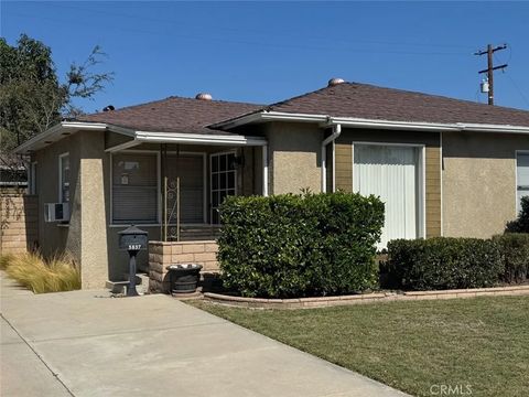 Tiny photo for 5837 E Gossamer St, Long Beach, CA 90808 (MLS # OC25238423)